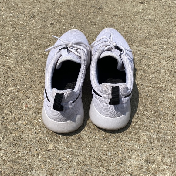 Nike Roshe SZ 8 - Picture 3 of 5